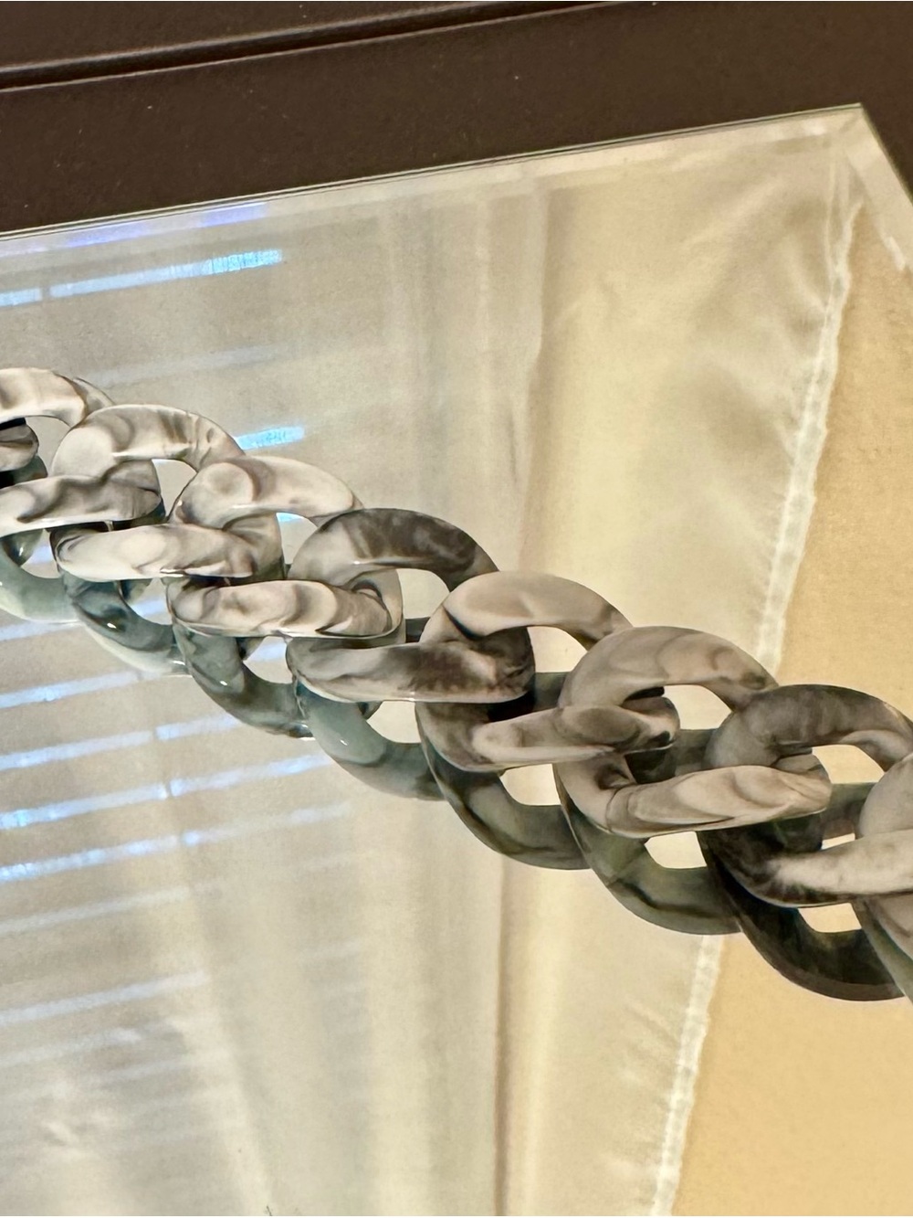 Marble-Effect Bag Chain - Picture 8 of 8